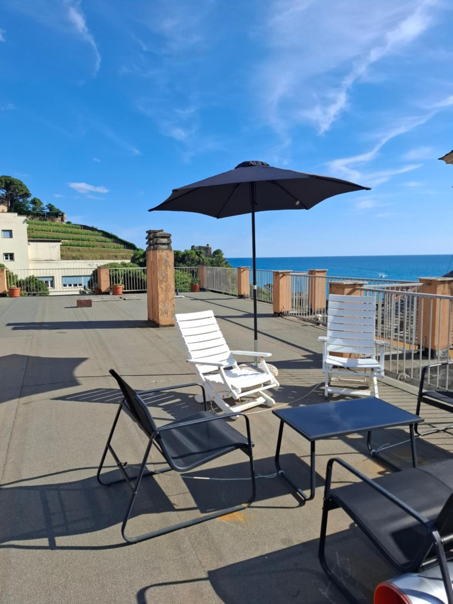 Moneglia Beach Downtown Екстер'єр фото